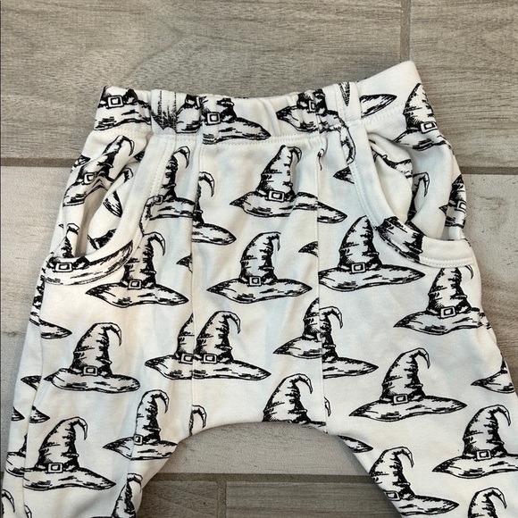 Kate Quinn Black and White Wizard / Witch Hat Joggers - Picture 4 of 4